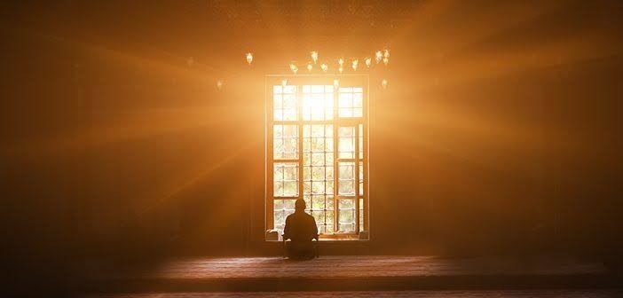 ESKİDEN YAŞARKEN ZİKR EDERDİK BİZ..