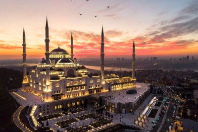 İSLAM MEDENİYETİ CAMİ MERKEZLİDİR