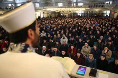 İSLAMİ SORUMLULUK: HAKKI YAYMAK; BATILA SET OLMAK